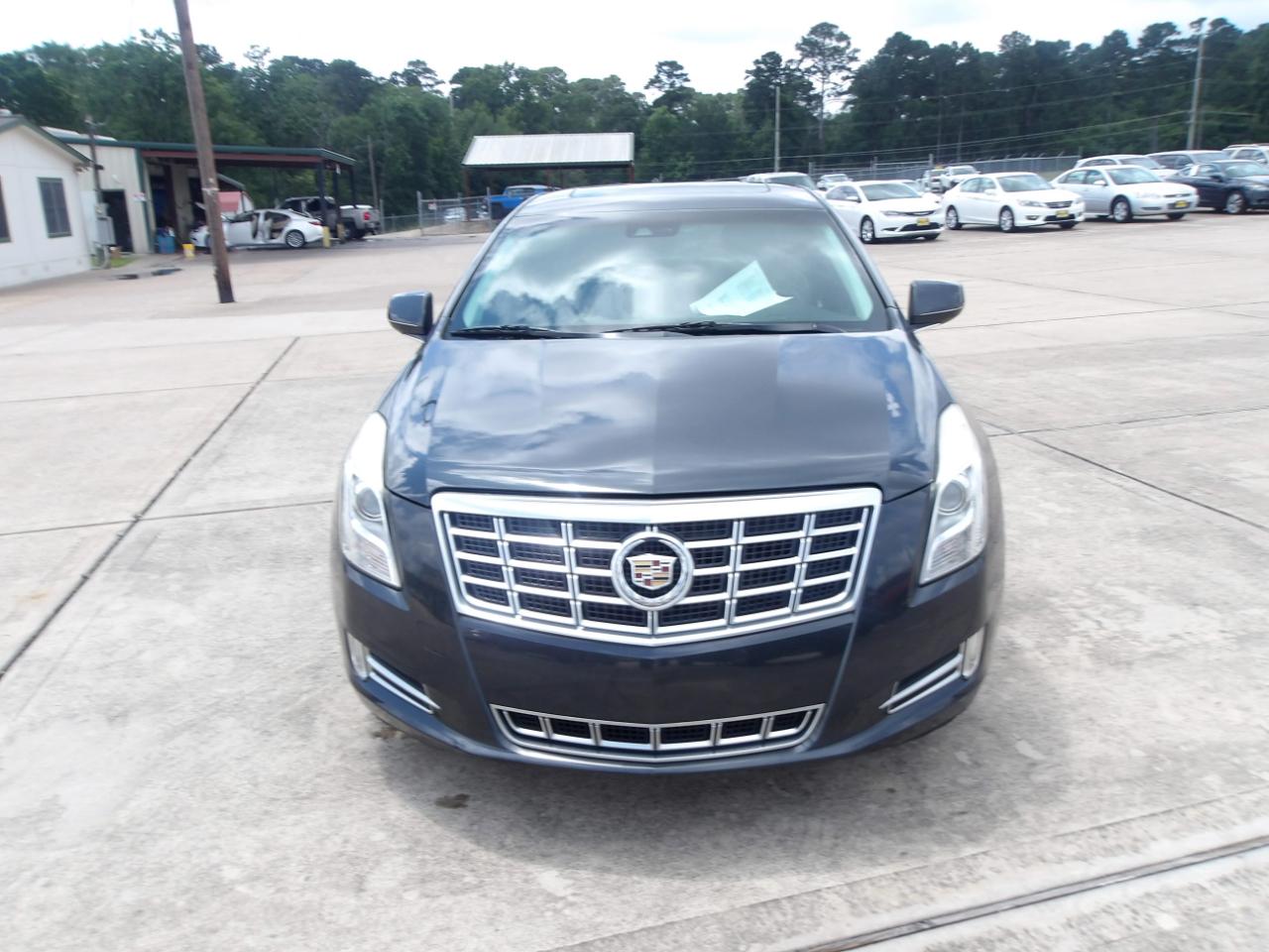 Cadillac XTS 4dr Sdn Luxury FWD 2013