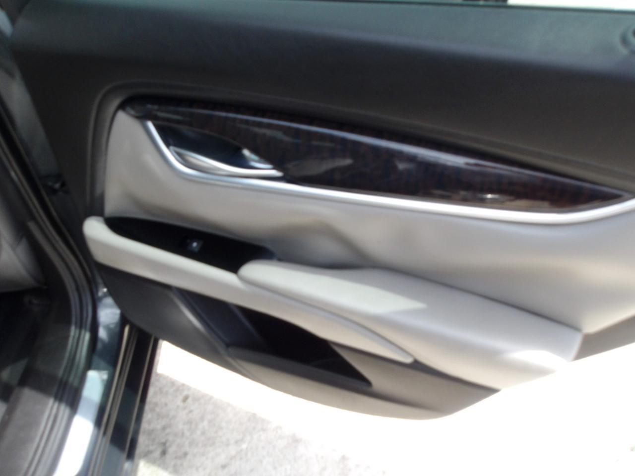 Cadillac XTS 4dr Sdn Luxury FWD 2013