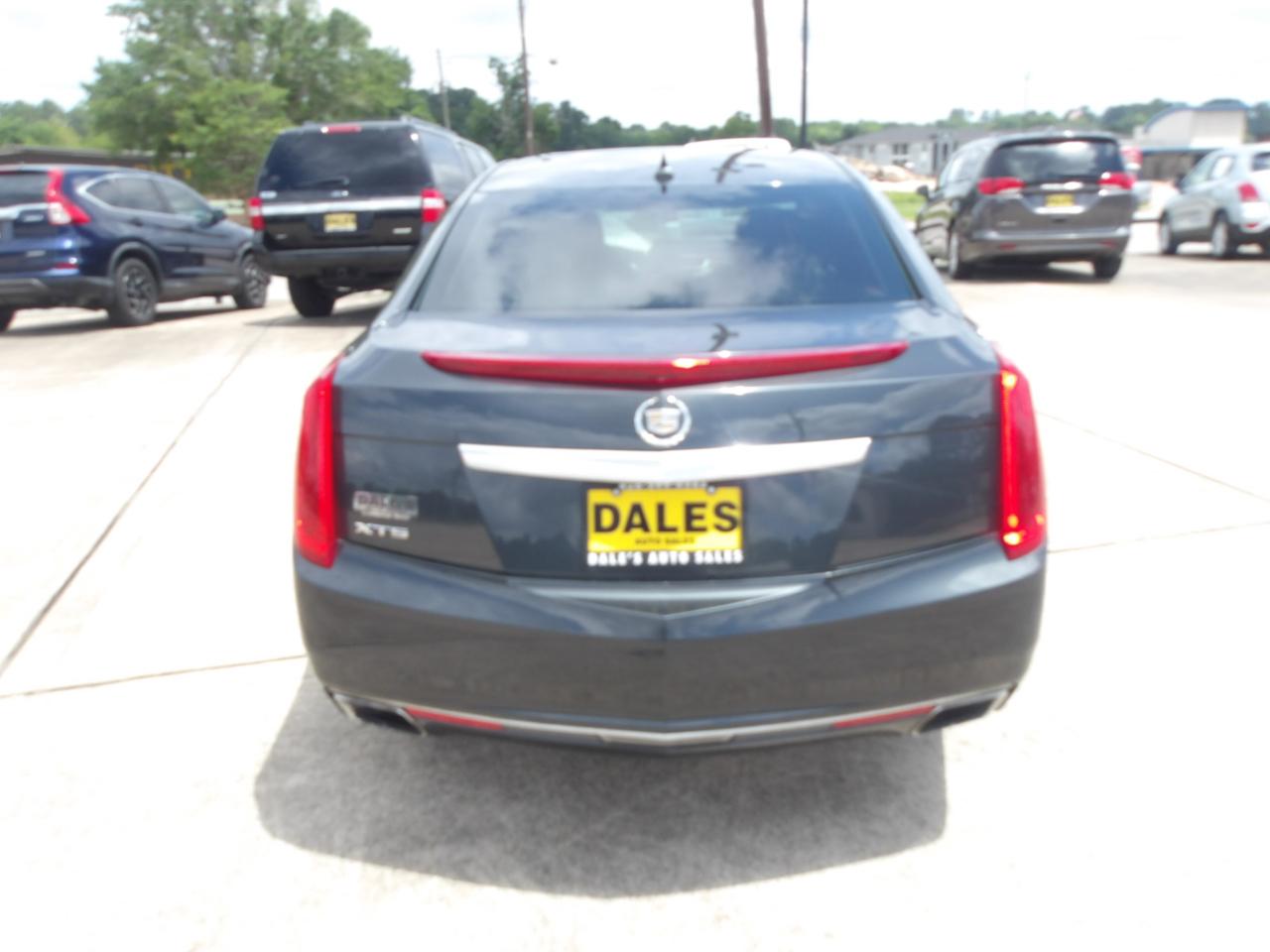 Cadillac XTS 4dr Sdn Luxury FWD 2013