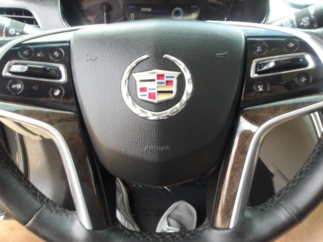 Cadillac XTS 4dr Sdn Luxury FWD 2013