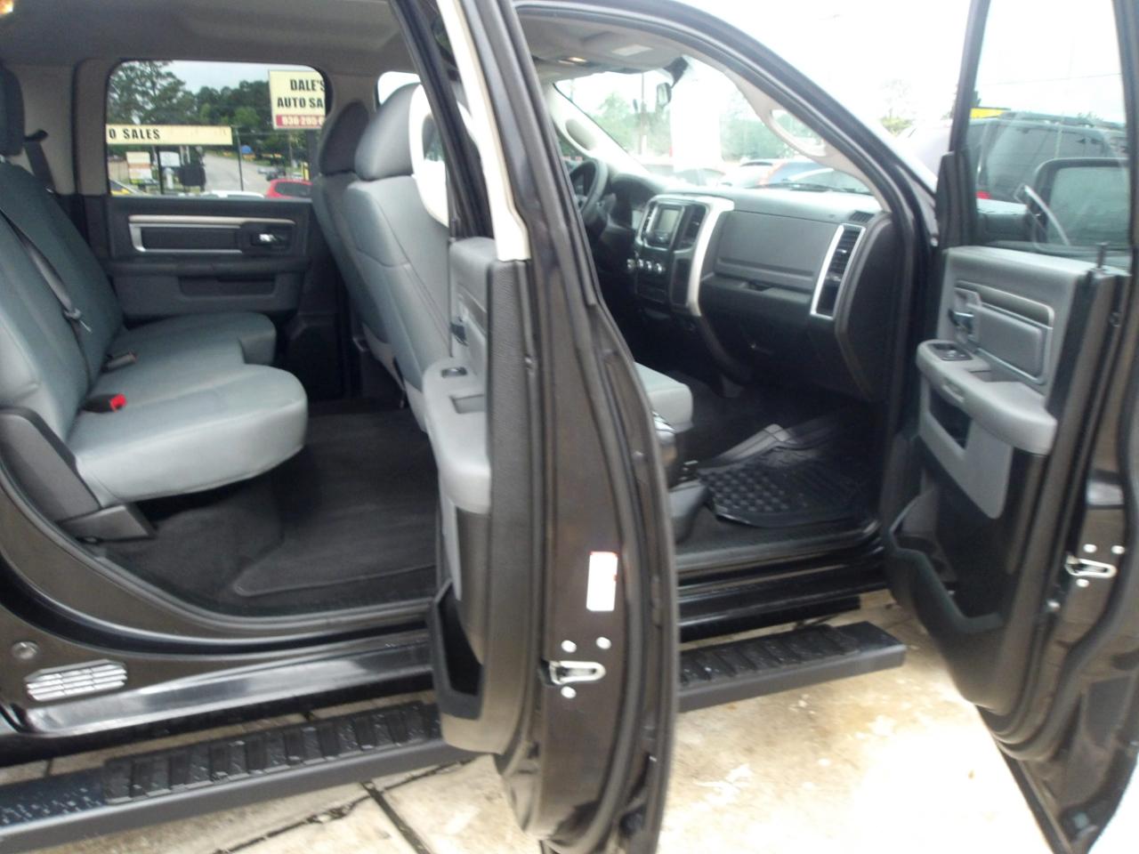 RAM 1500 Classic SLT 4x2 Crew Cab 6'4" Box 2019
