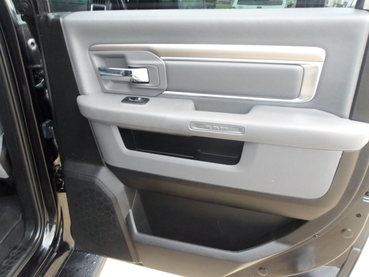 RAM 1500 Classic SLT 4x2 Crew Cab 6'4" Box 2019