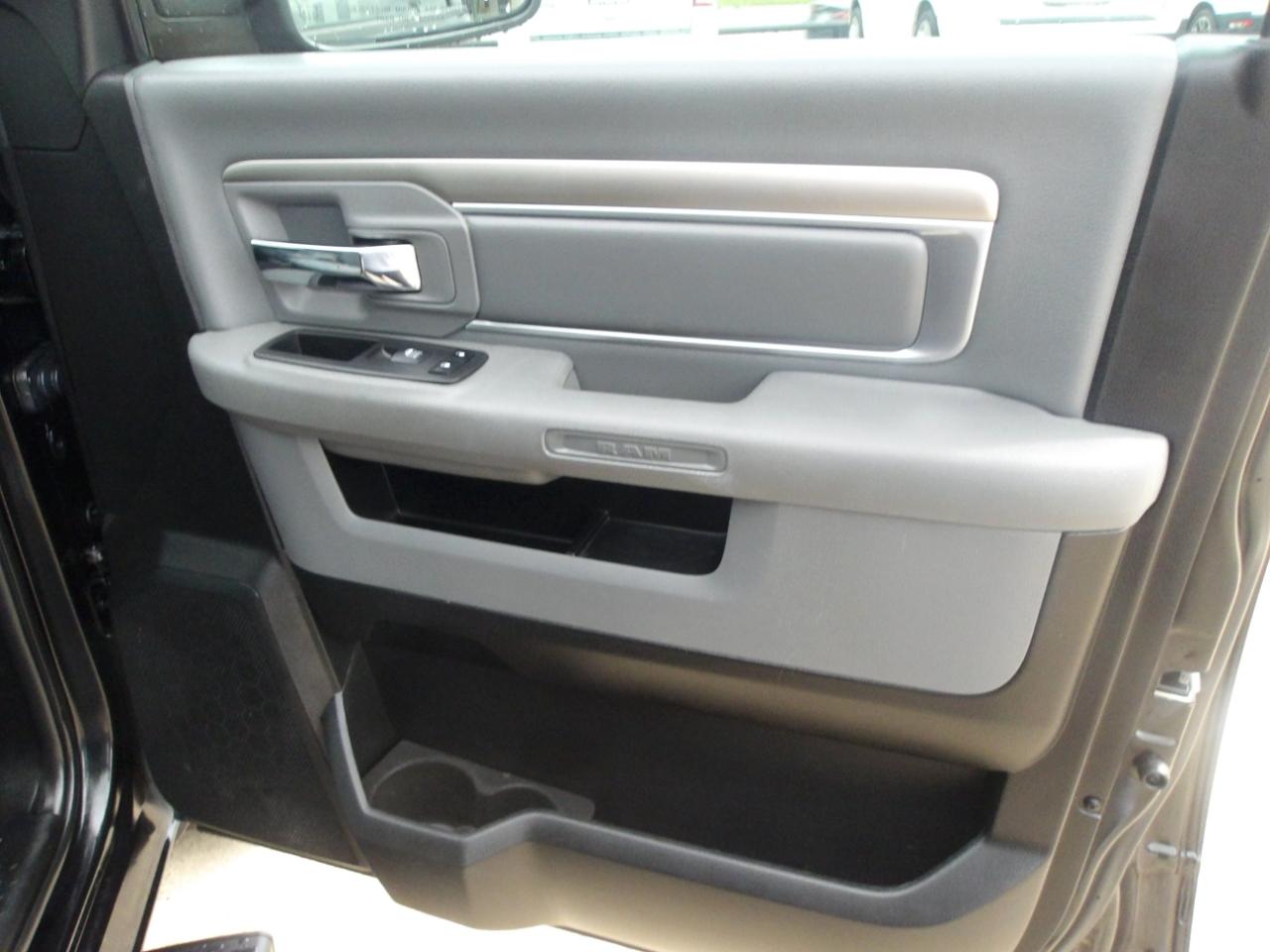 RAM 1500 Classic SLT 4x2 Crew Cab 6'4" Box 2019