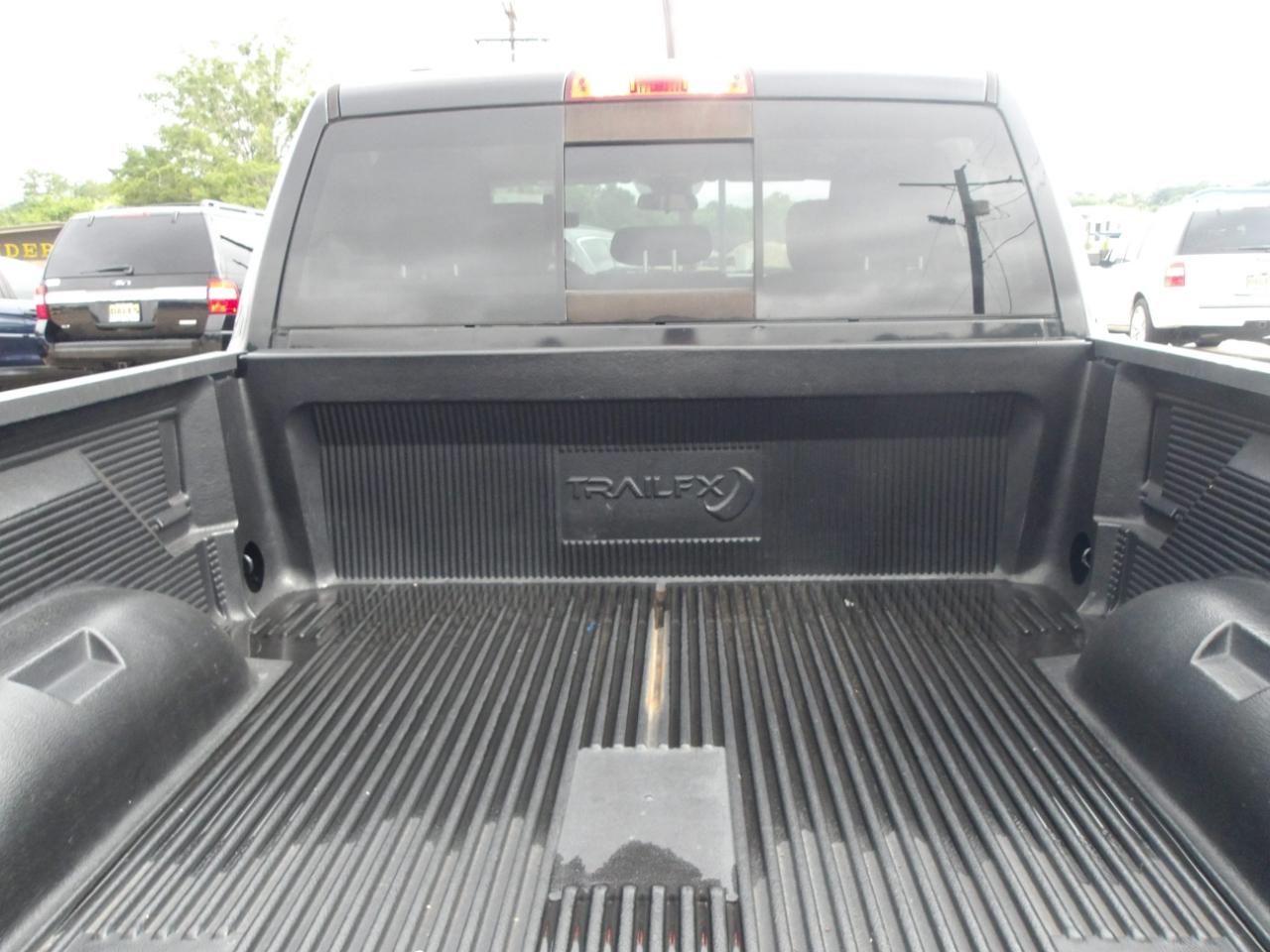 RAM 1500 Classic SLT 4x2 Crew Cab 6'4" Box 2019