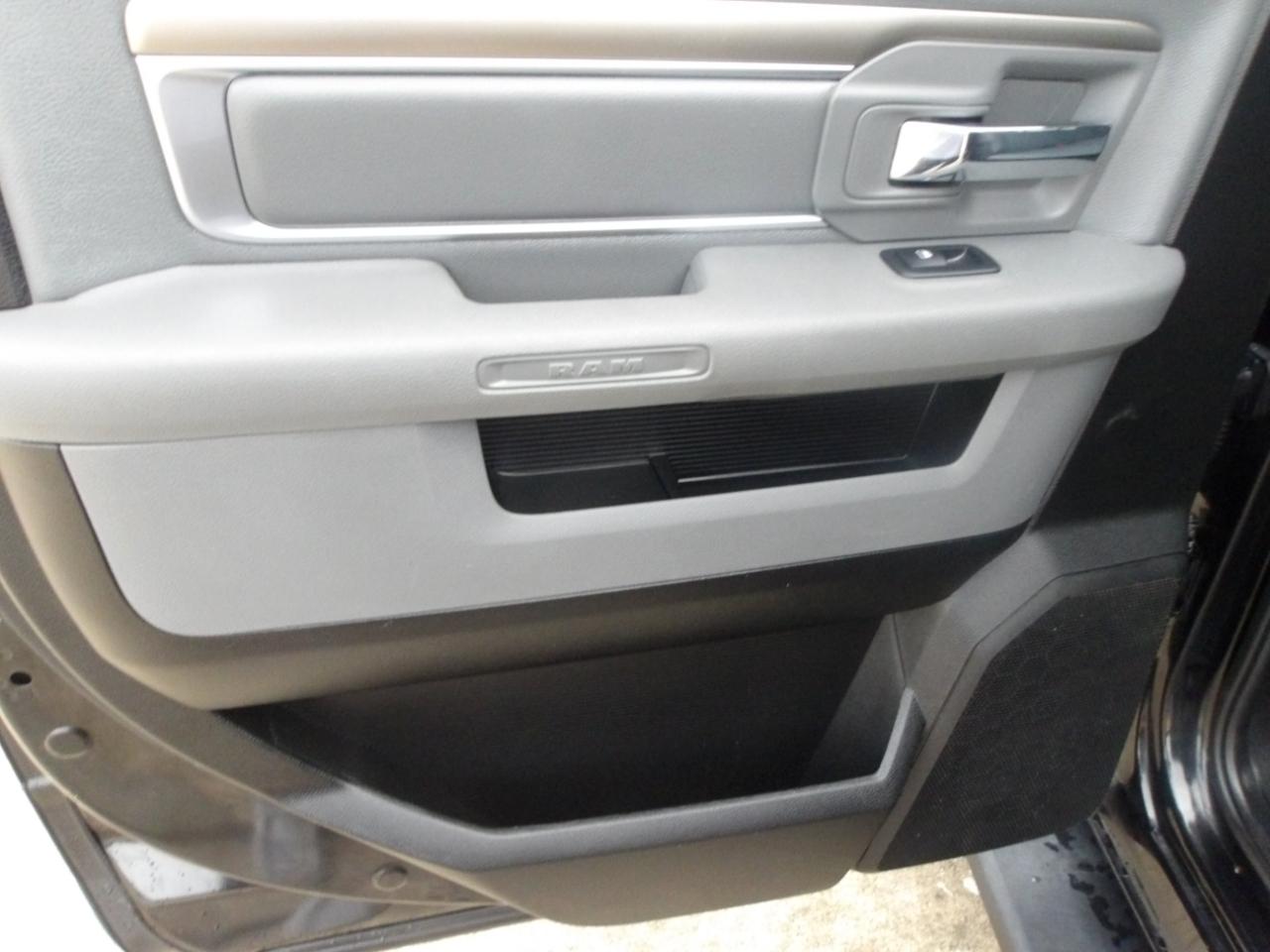 RAM 1500 Classic SLT 4x2 Crew Cab 6'4" Box 2019