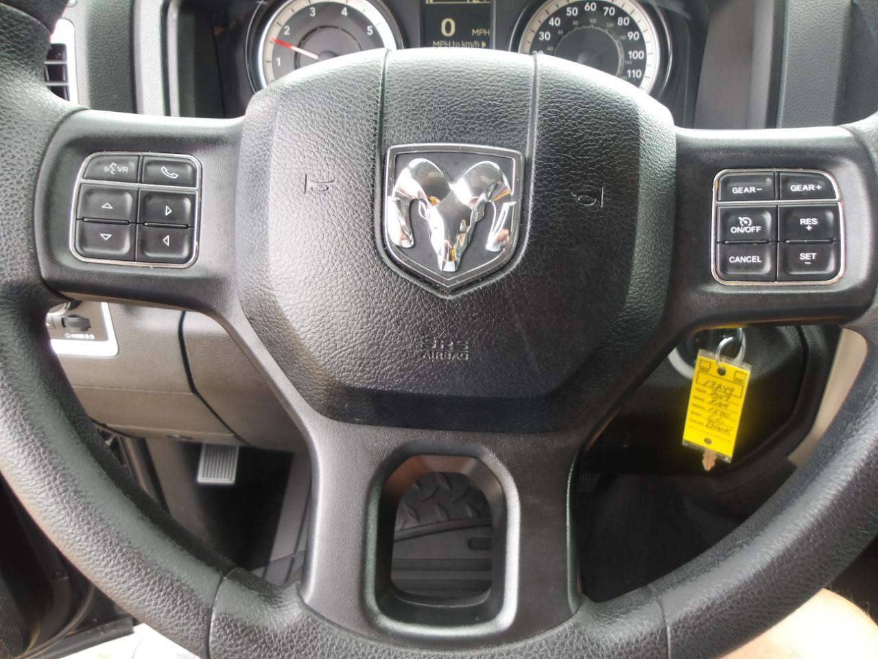RAM 1500 Classic SLT 4x2 Crew Cab 6'4" Box 2019