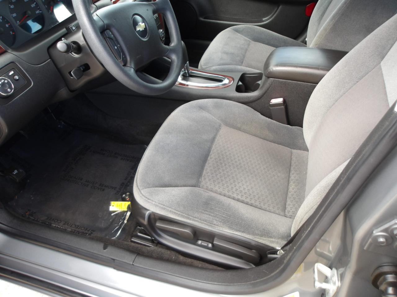 Chevrolet Impala 4dr Sdn LS 2008