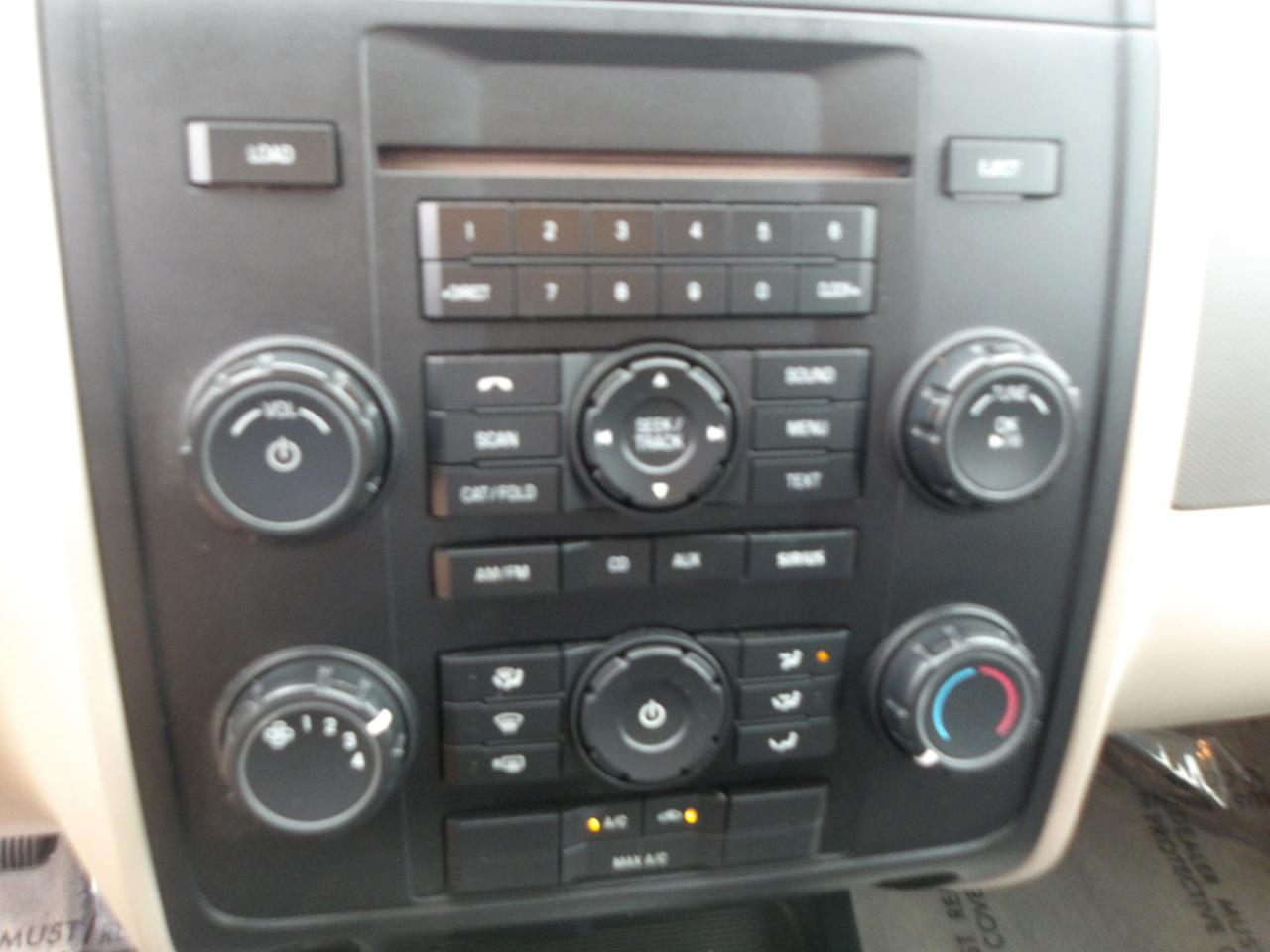 Ford Escape FWD 4dr XLS 2011