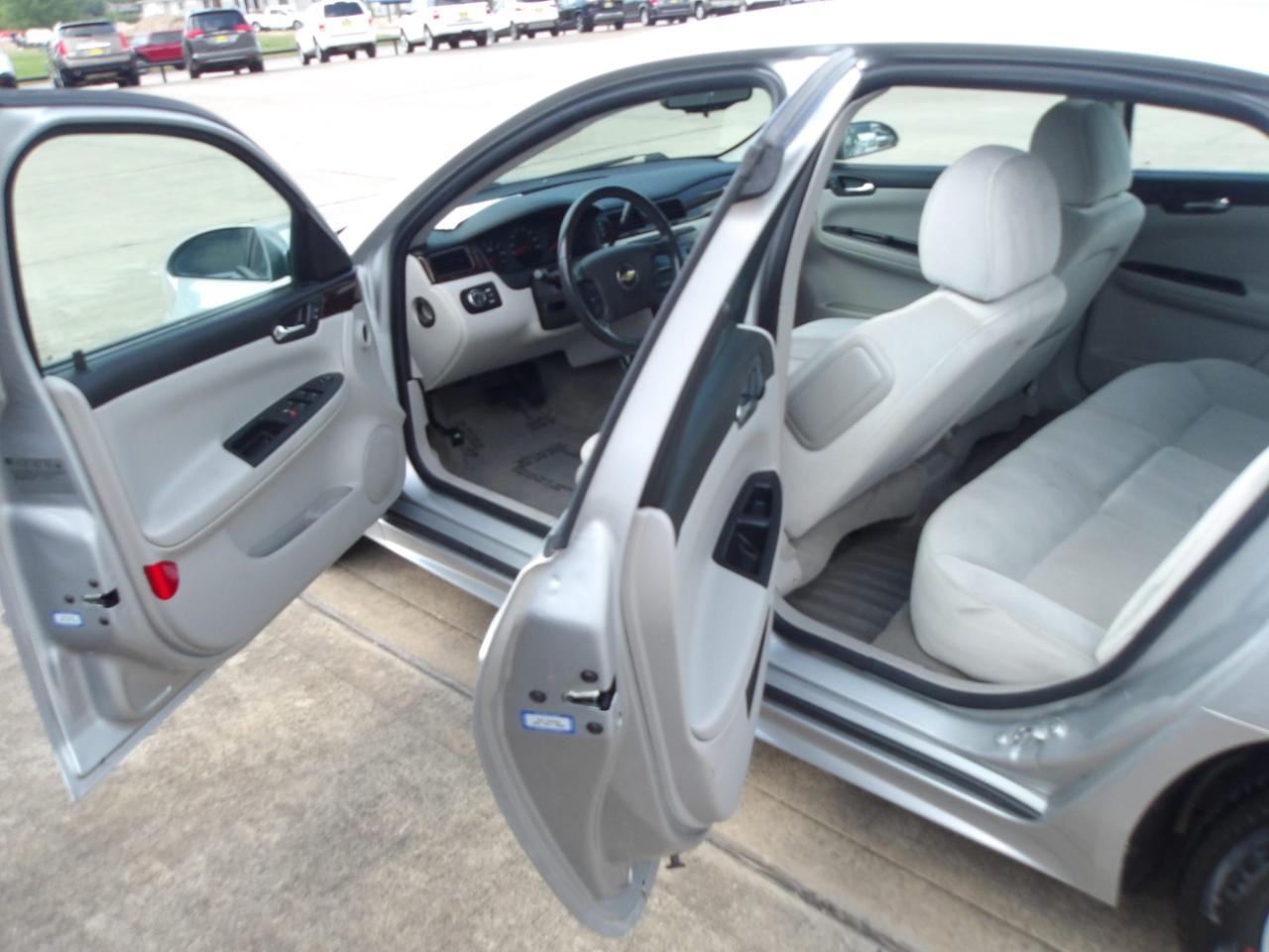 Chevrolet Impala 4dr Sdn LS 2013