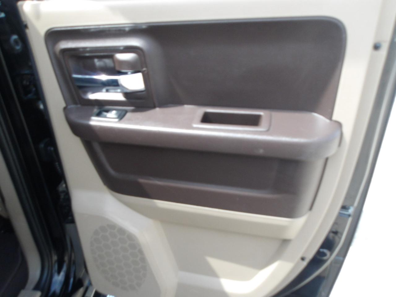 RAM 1500 2WD Quad Cab 140.5" Lone Star 2012