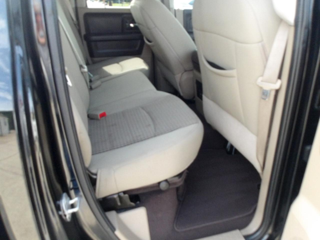 RAM 1500 2WD Quad Cab 140.5" Lone Star 2012