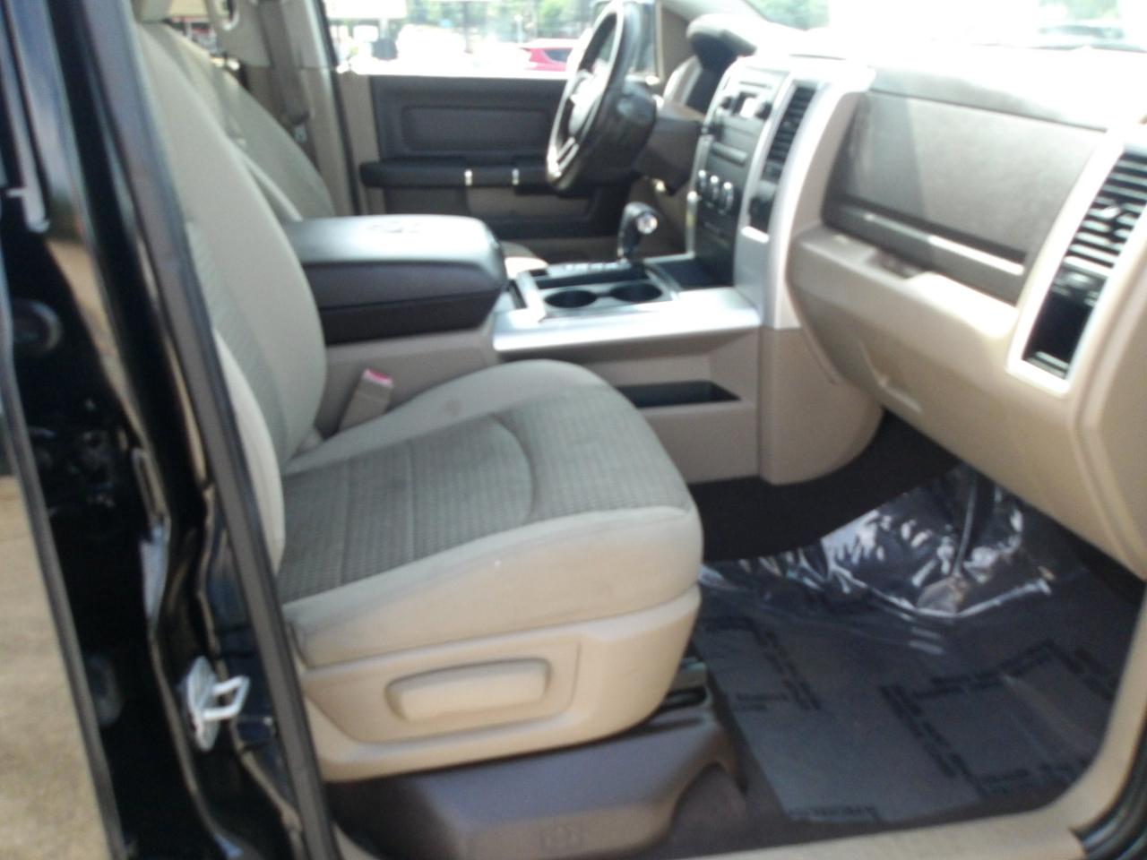 RAM 1500 2WD Quad Cab 140.5" Lone Star 2012