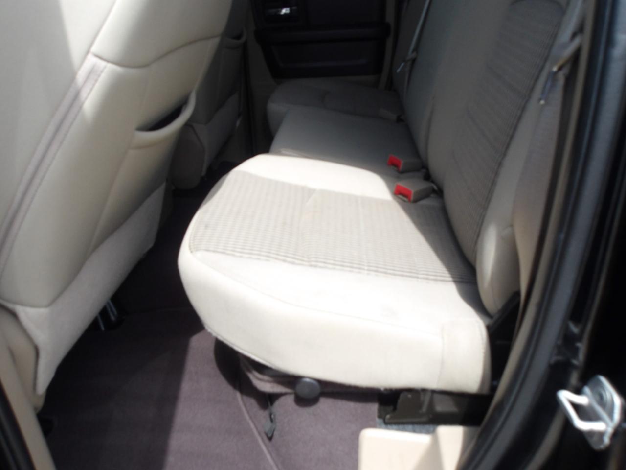 RAM 1500 2WD Quad Cab 140.5" Lone Star 2012