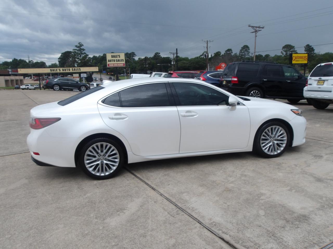 Lexus ES 350 4dr Sdn 2016