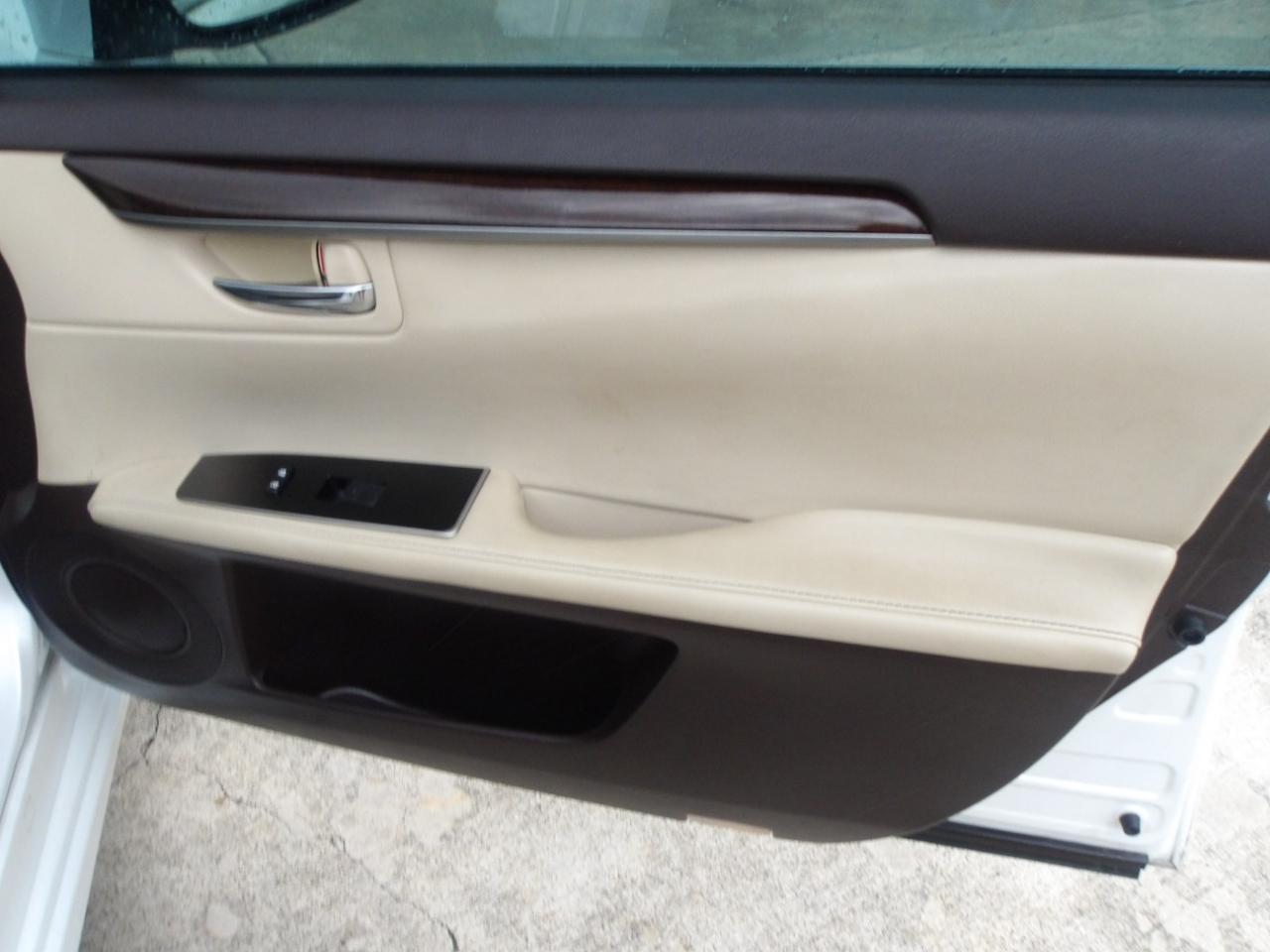 Lexus ES 350 4dr Sdn 2016