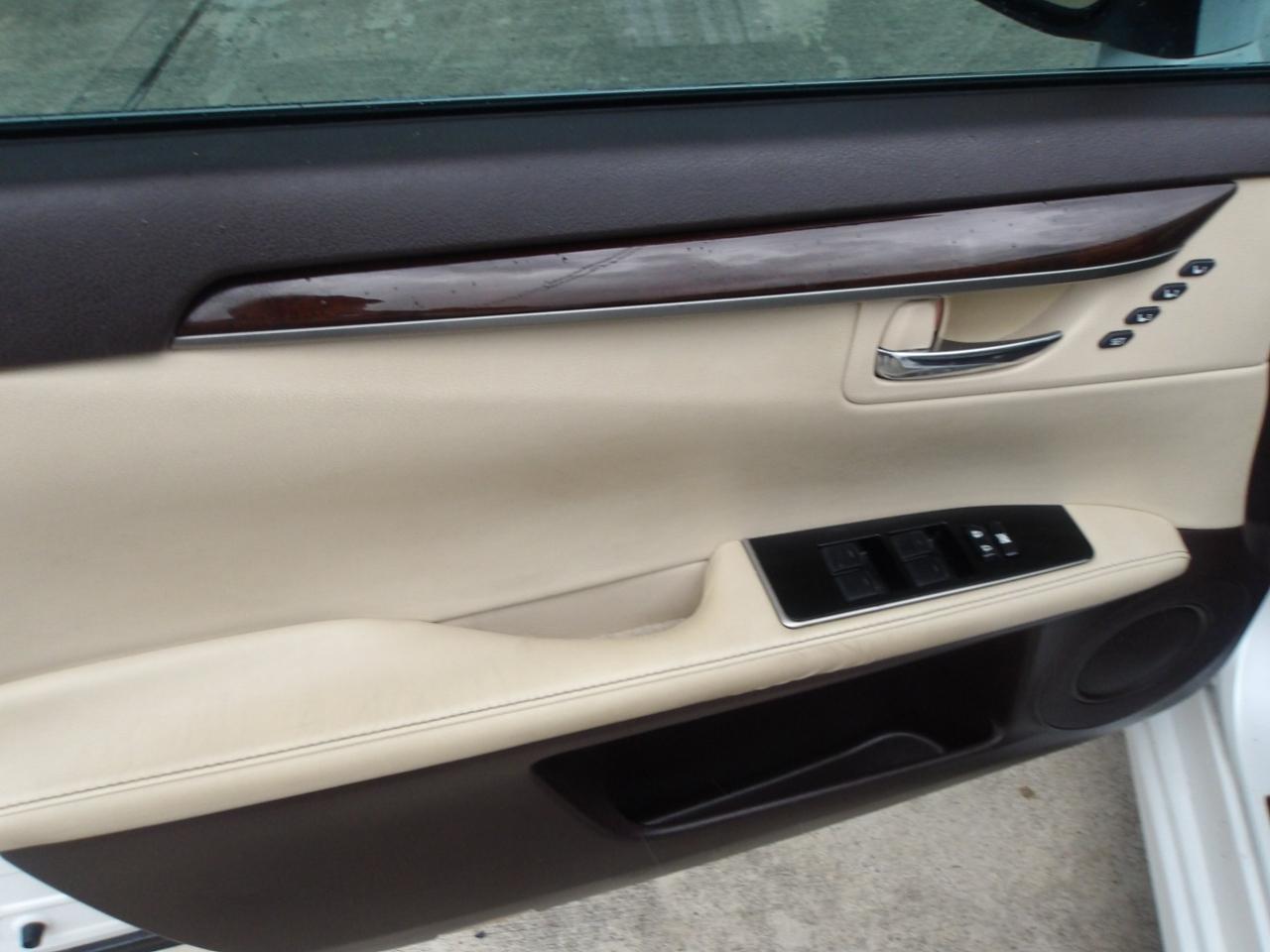 Lexus ES 350 4dr Sdn 2016