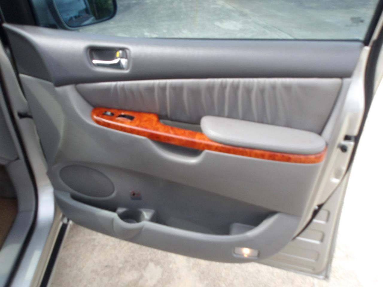 Toyota Sienna  2010