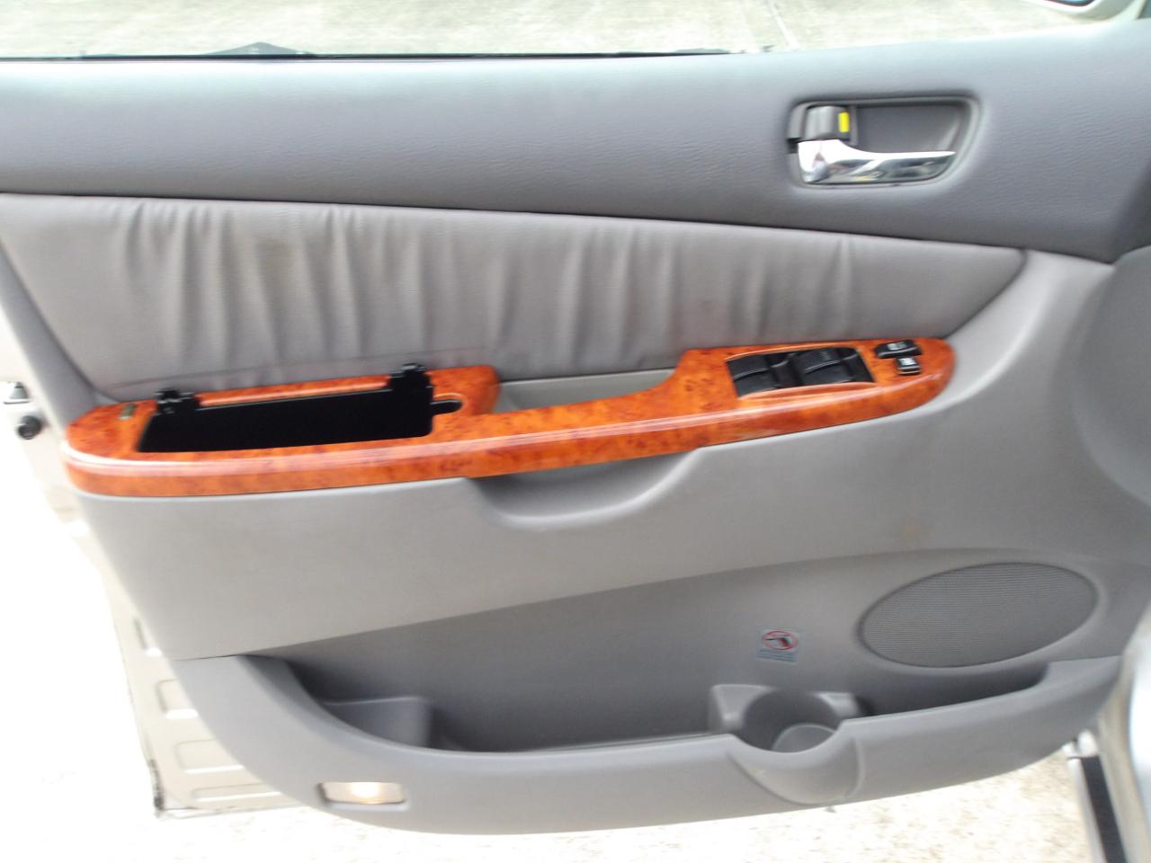 Toyota Sienna  2010