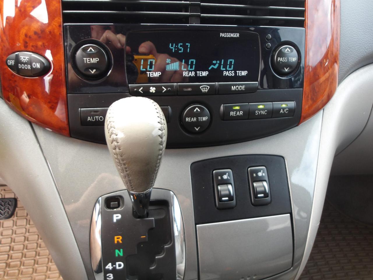 Toyota Sienna  2010