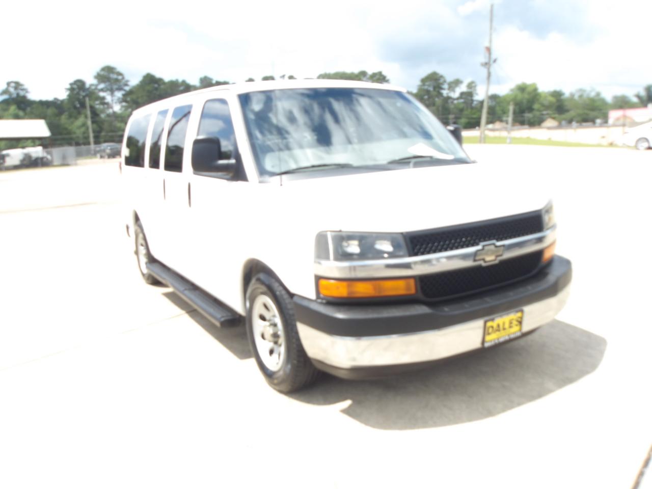 Chevrolet Express Passenger RWD 1500 135" 2014