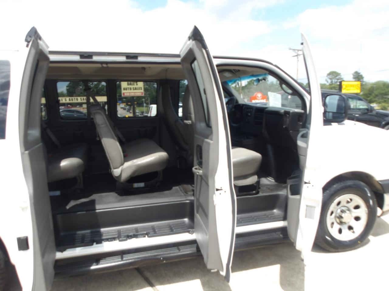Chevrolet Express Passenger RWD 1500 135" 2014