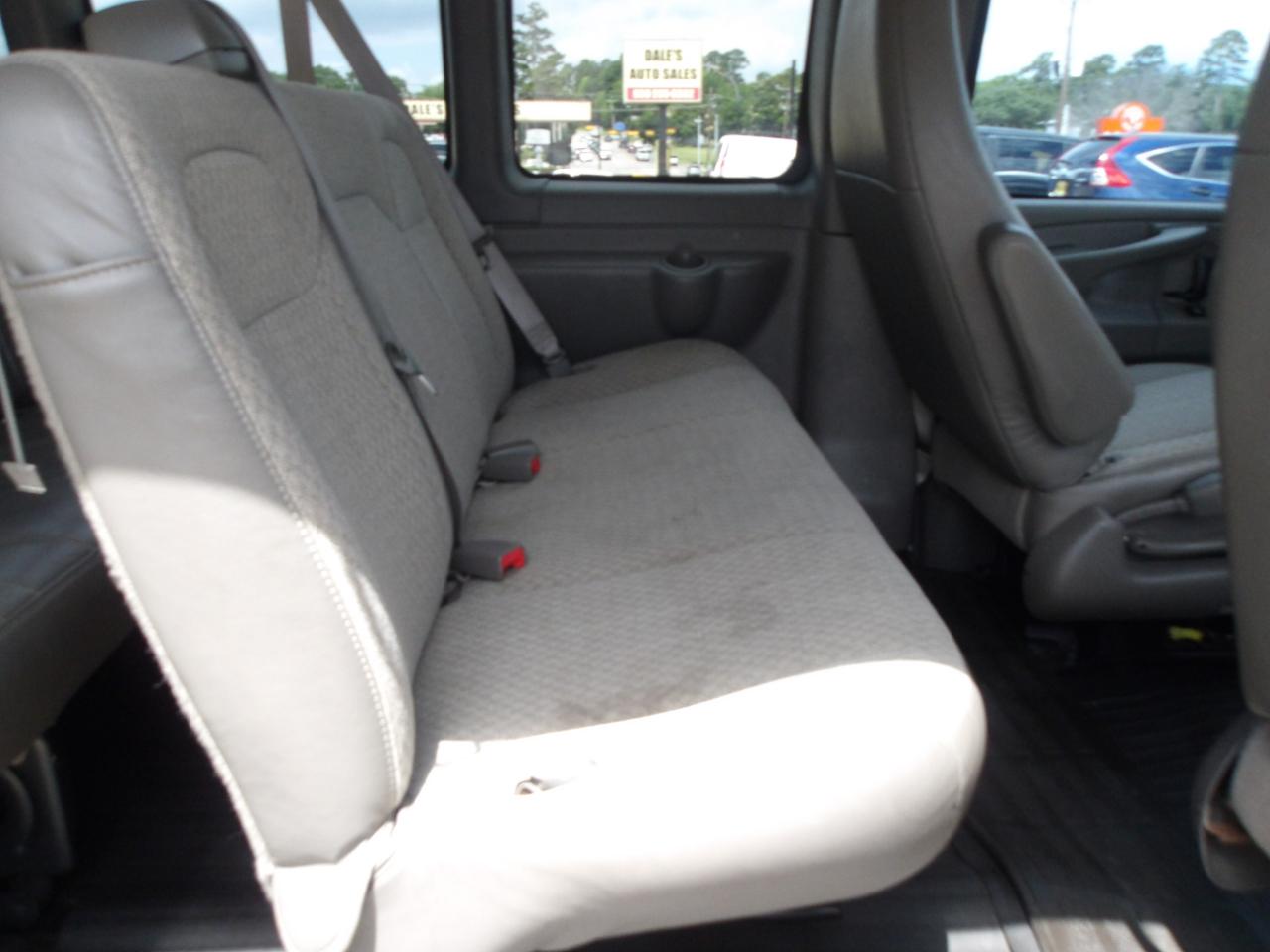 Chevrolet Express Passenger RWD 1500 135" 2014