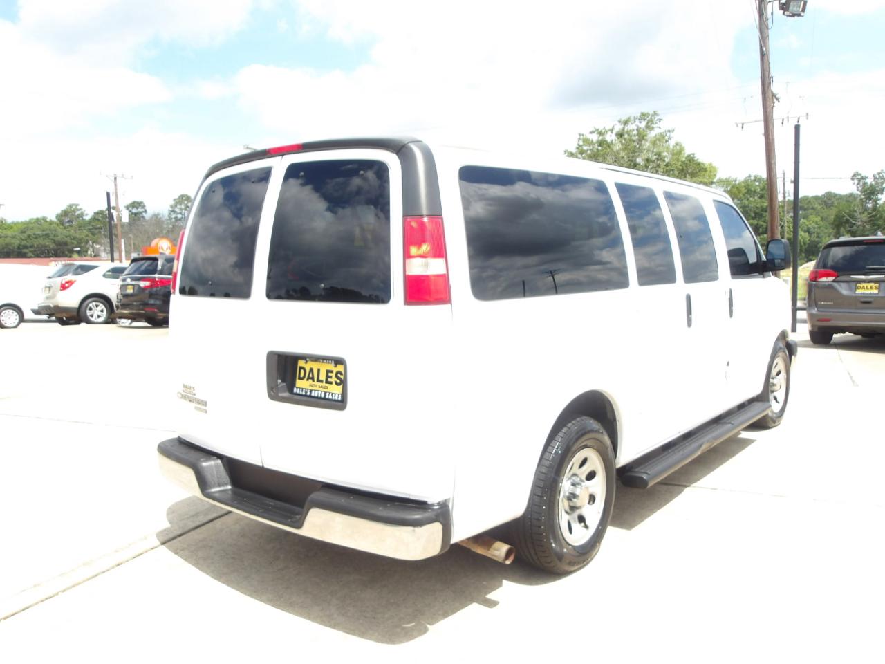 Chevrolet Express Passenger RWD 1500 135" 2014