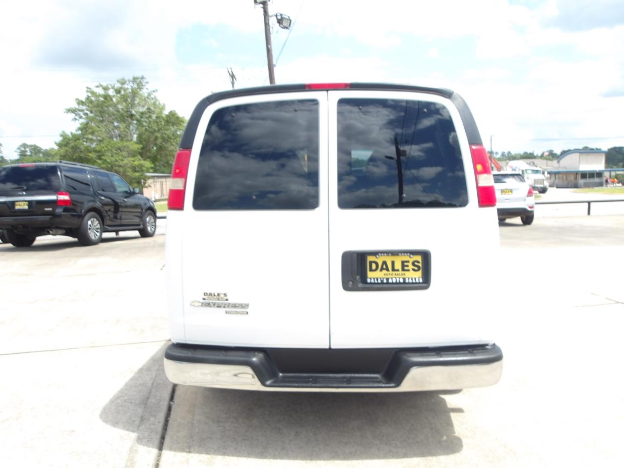 Chevrolet Express Passenger RWD 1500 135" 2014