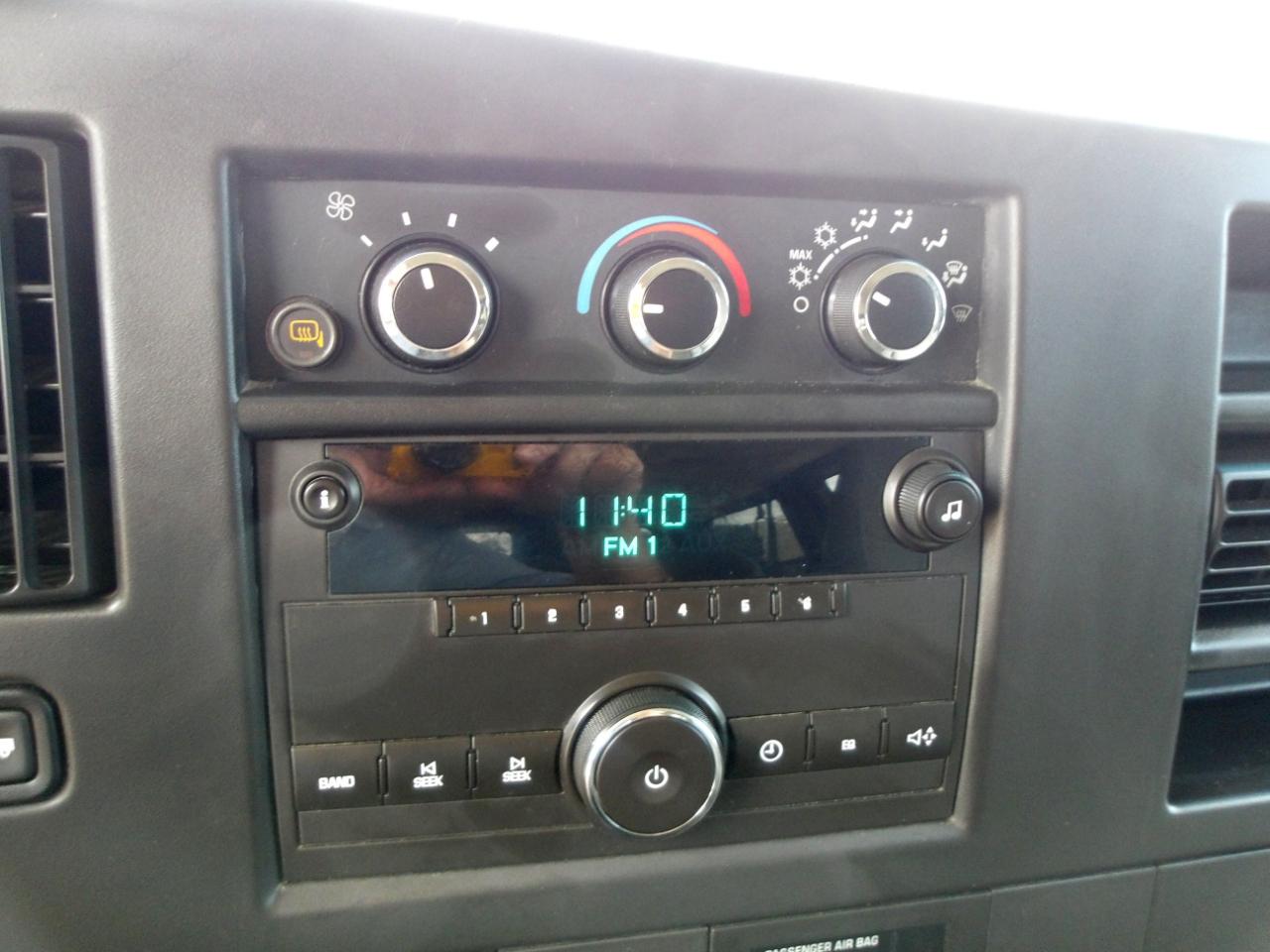 Chevrolet Express Passenger RWD 1500 135" 2014