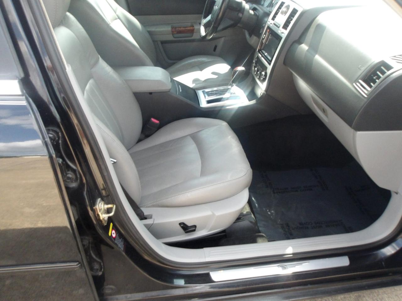 Chrysler 300 4dr Sdn 300C 2006
