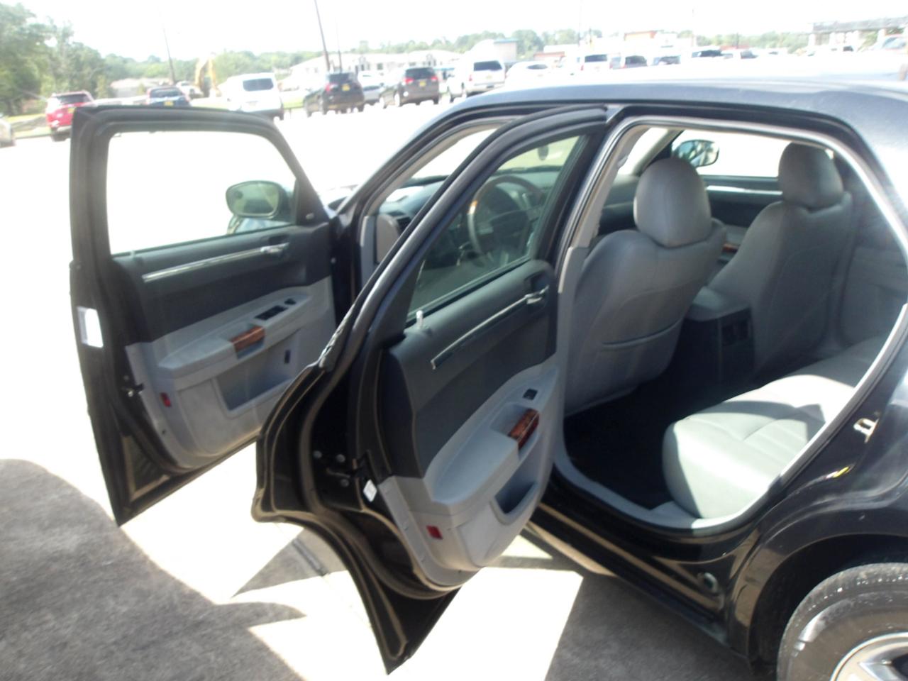 Chrysler 300 4dr Sdn 300C 2006