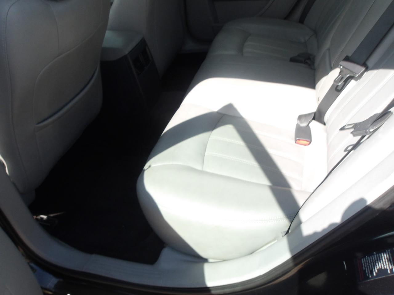 Chrysler 300 4dr Sdn 300C 2006