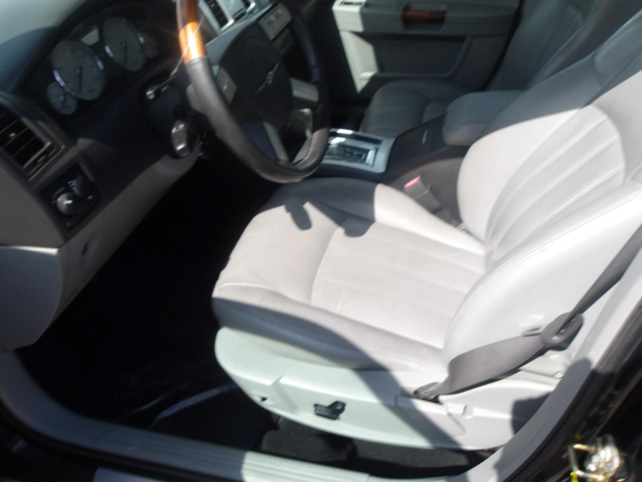 Chrysler 300 4dr Sdn 300C 2006