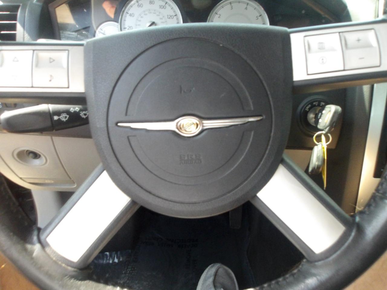 Chrysler 300 4dr Sdn 300C 2006