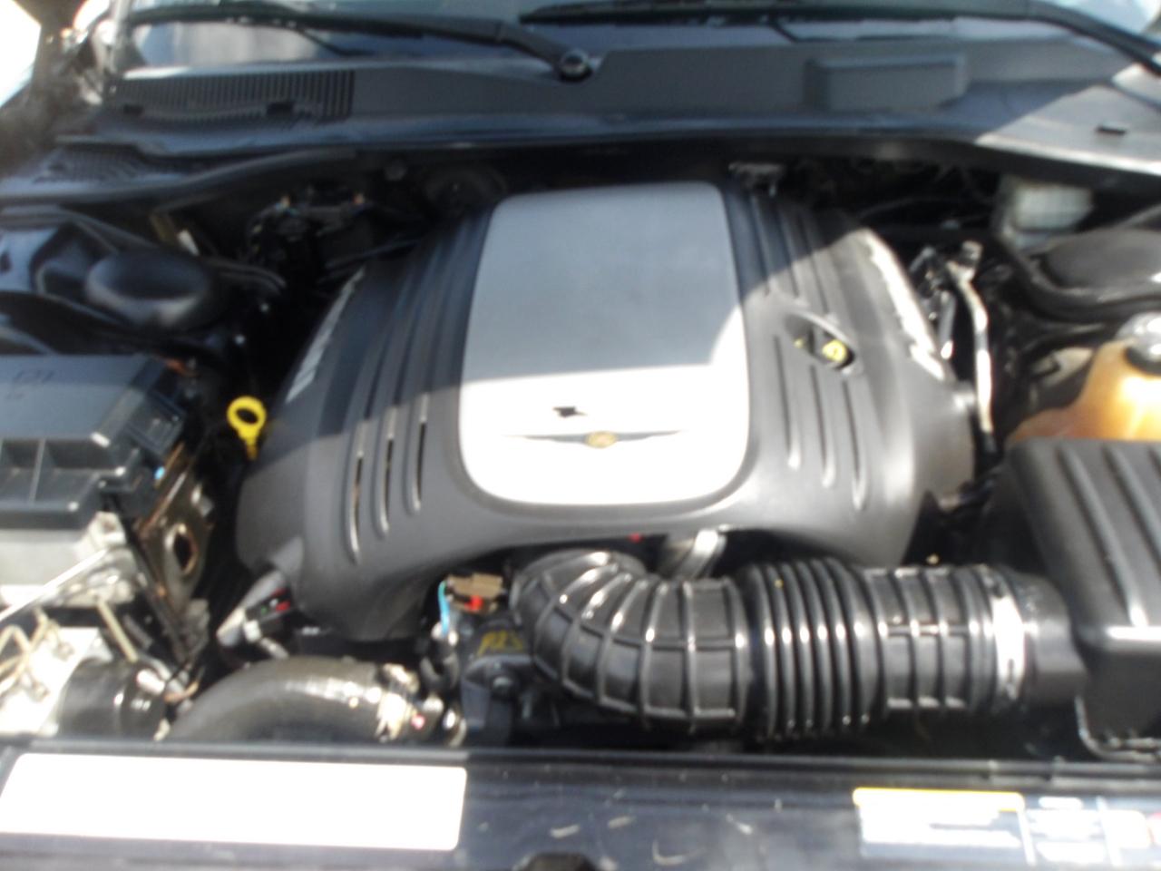 Chrysler 300 4dr Sdn 300C 2006