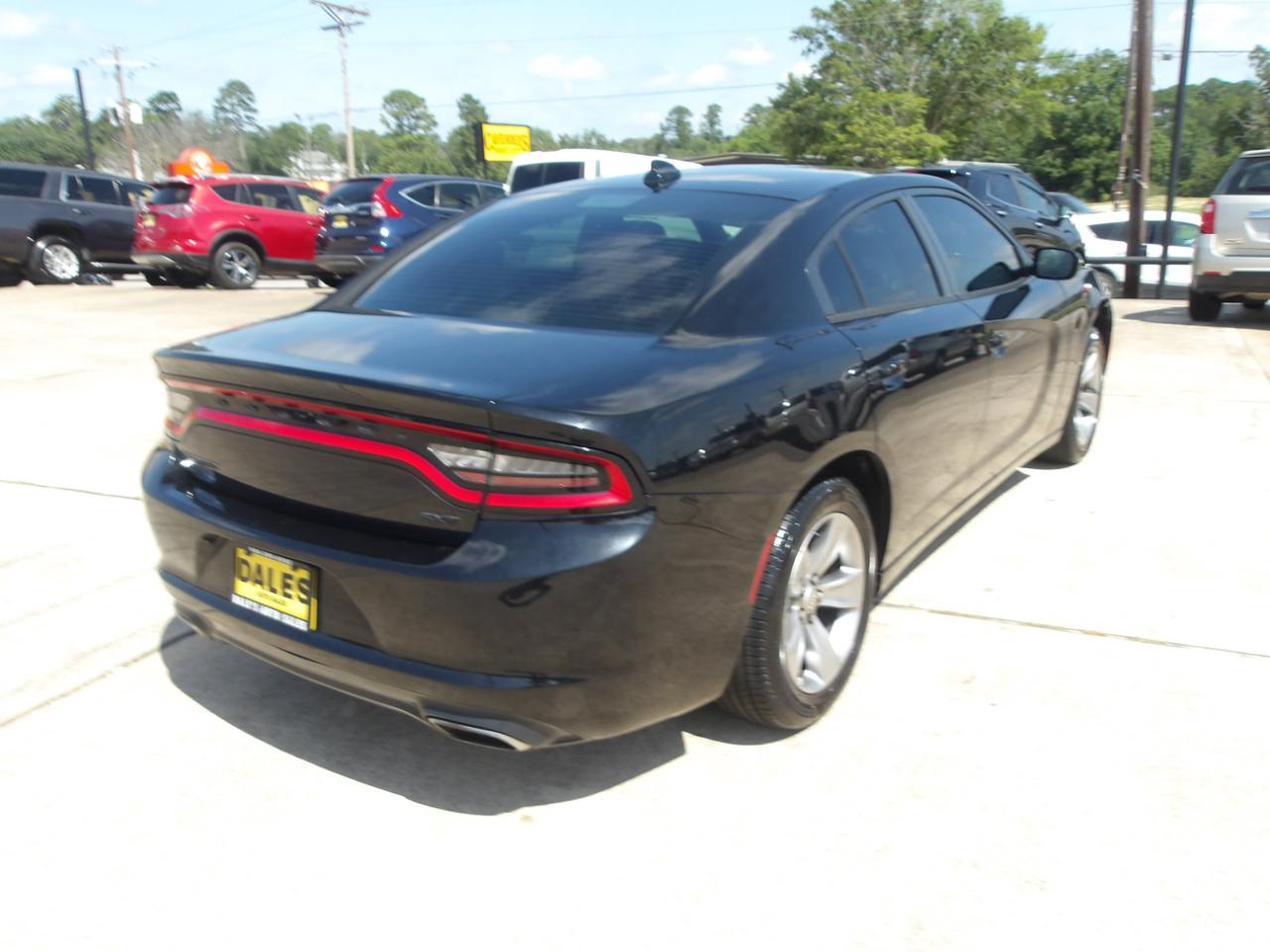 Dodge Charger 4dr Sdn SXT RWD 2016