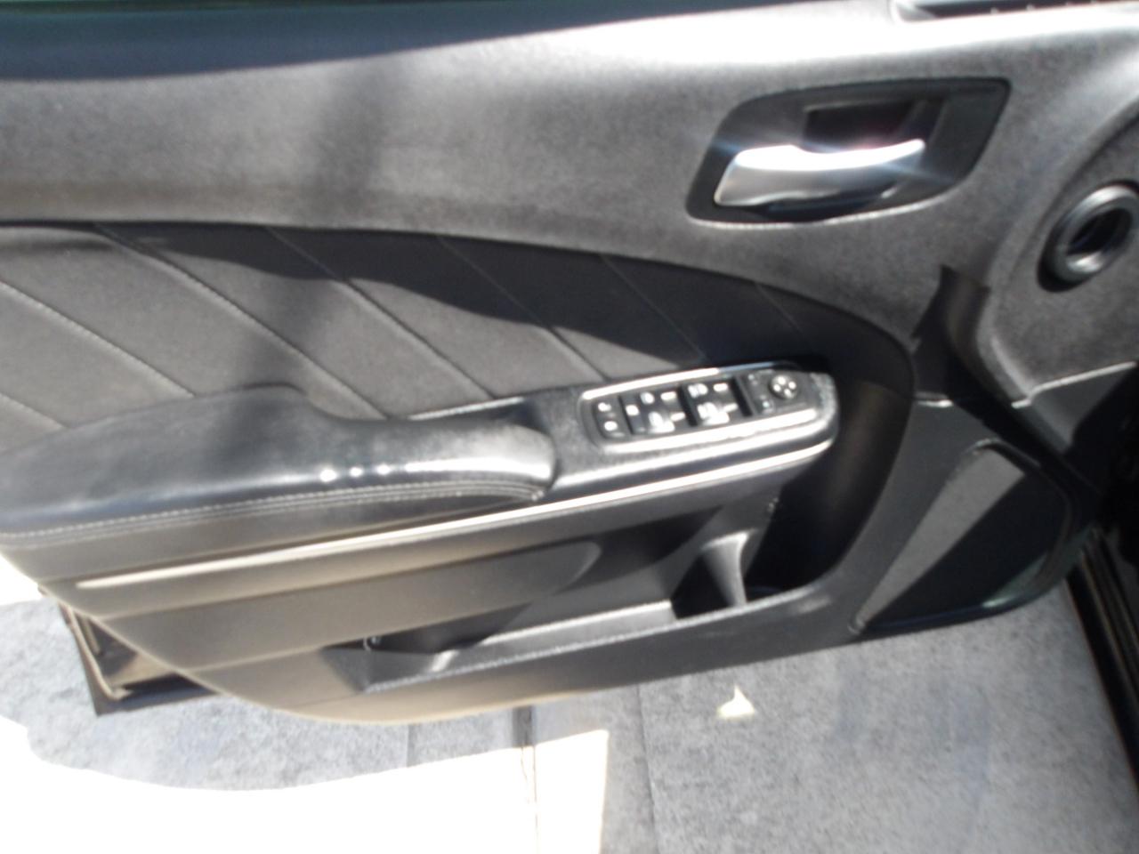 Dodge Charger 4dr Sdn SXT RWD 2016