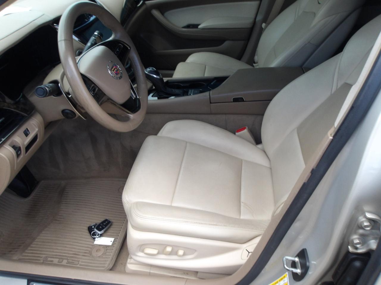 Cadillac CTS Sedan 4dr Sdn 2.0L Turbo Luxury RWD 2014