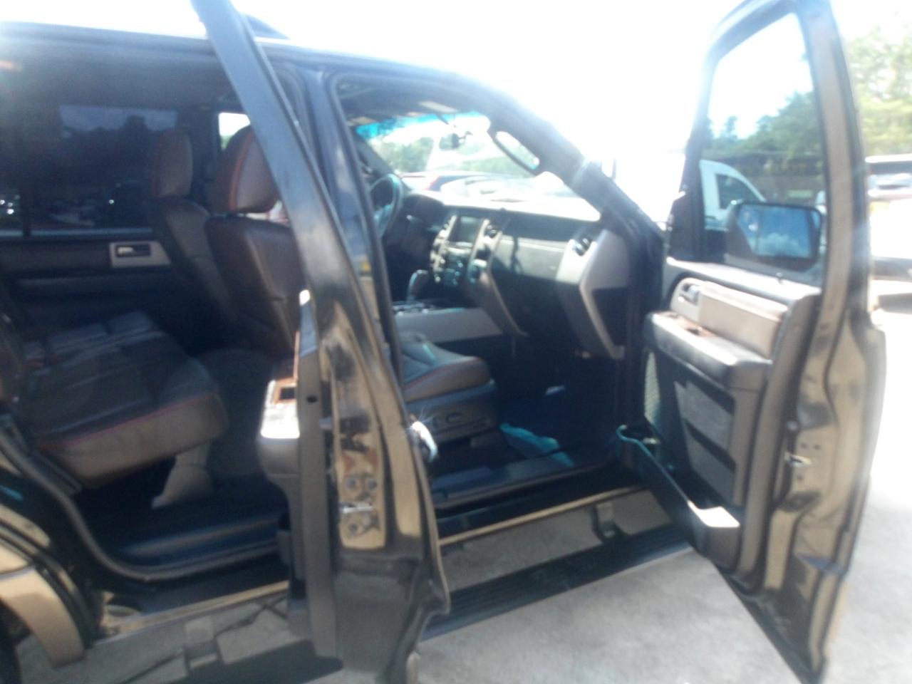 Ford Expedition 2WD 4dr King Ranch 2015