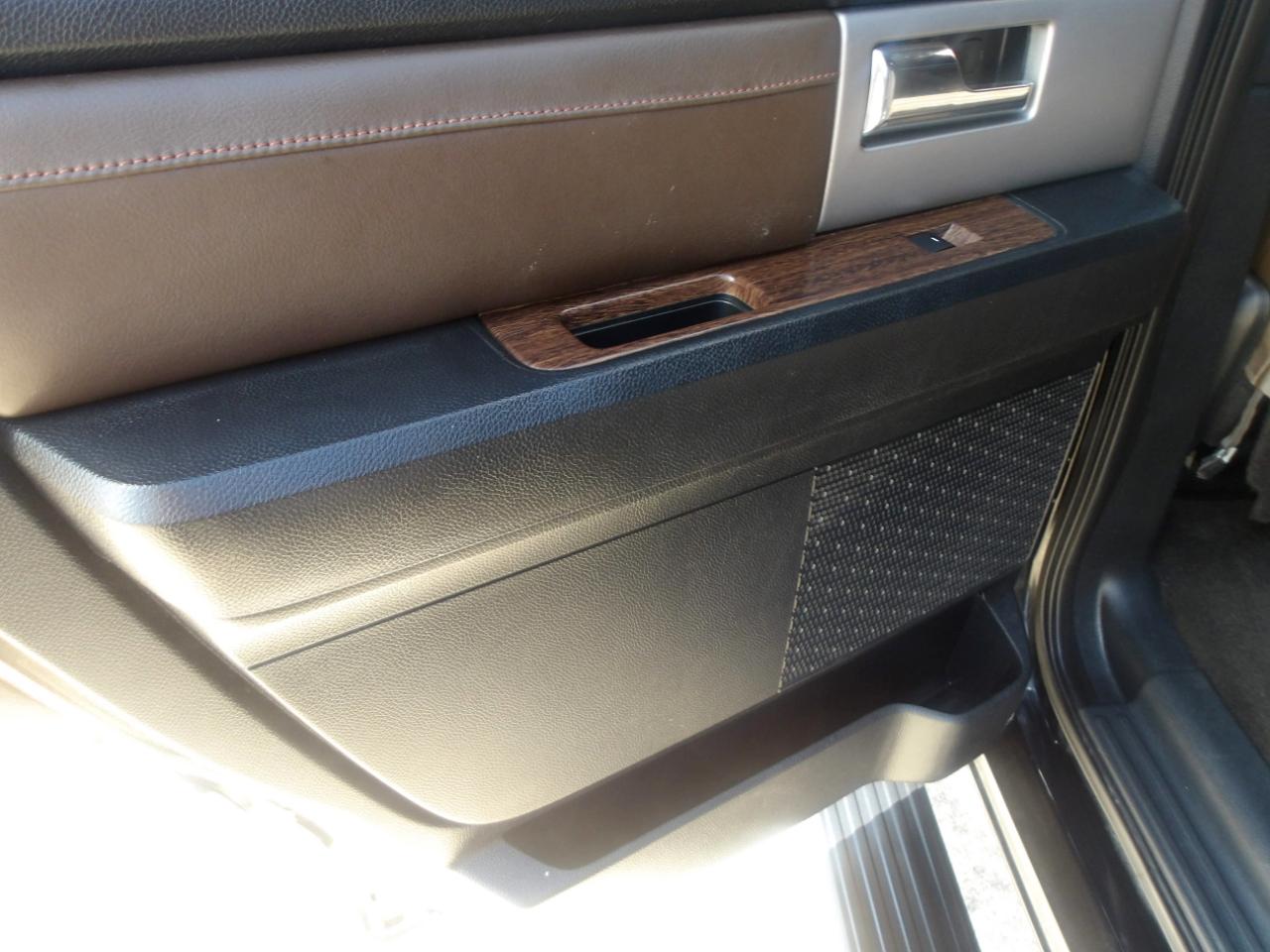 Ford Expedition 2WD 4dr King Ranch 2015