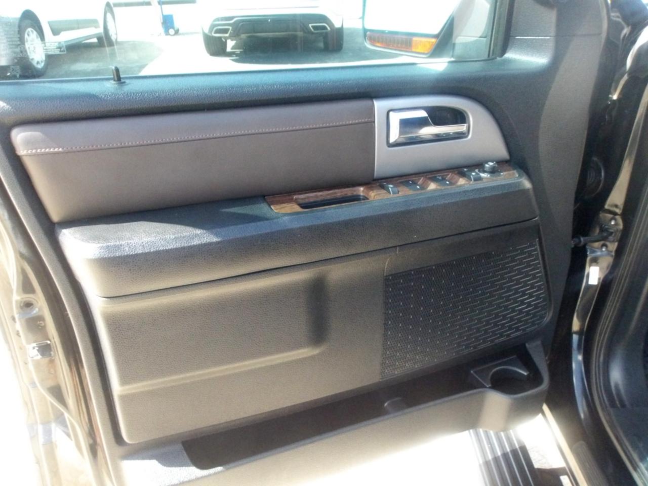 Ford Expedition 2WD 4dr King Ranch 2015