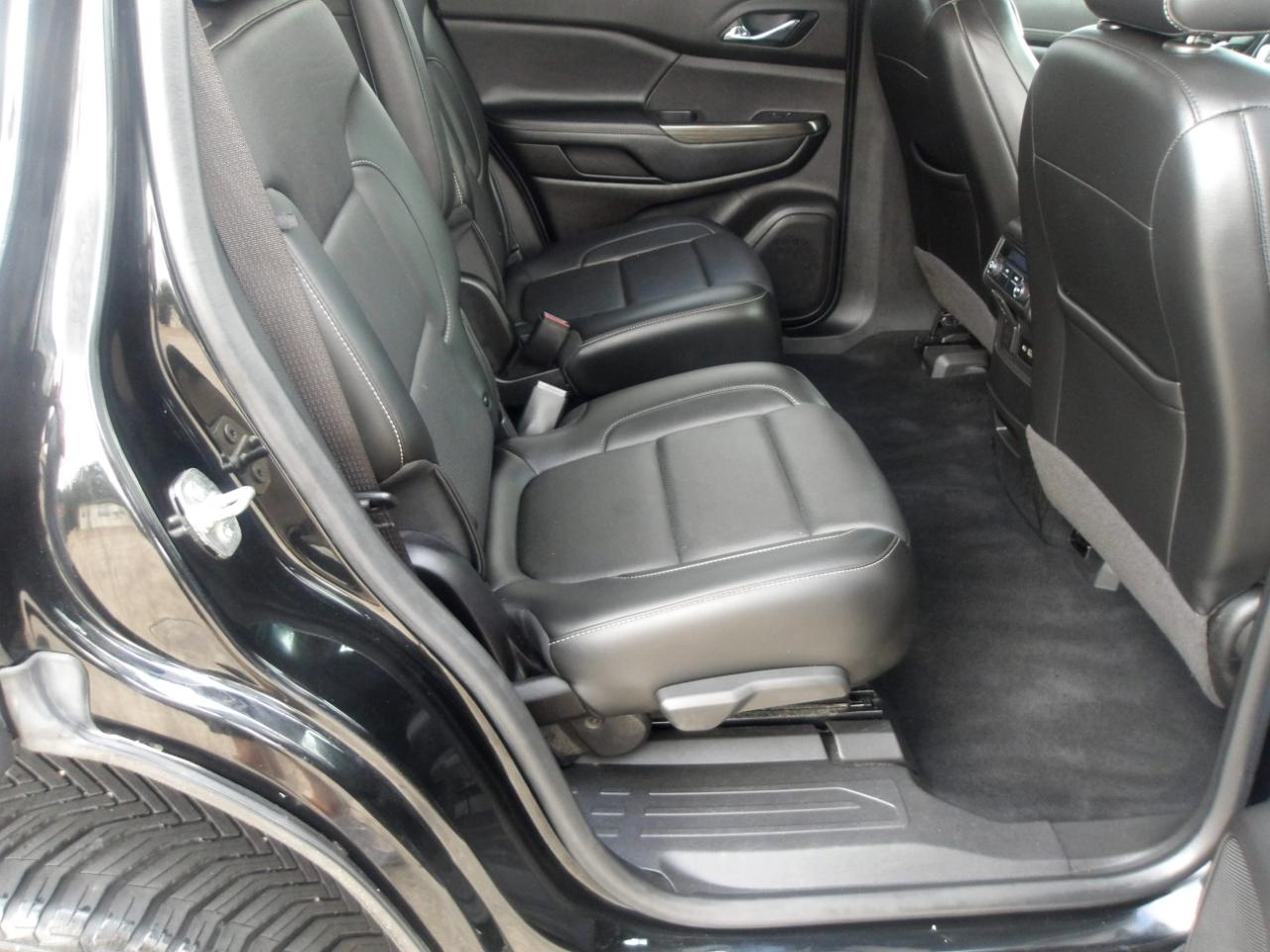 GMC Acadia FWD 4dr SLT 2021
