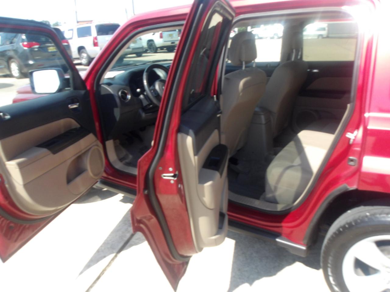 Jeep Patriot FWD 4dr Latitude 2014