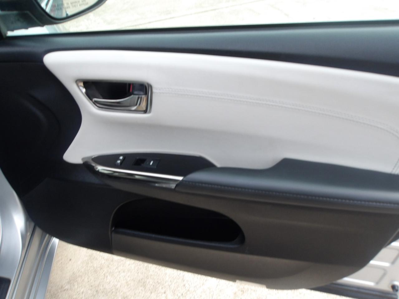 Toyota Avalon  2016