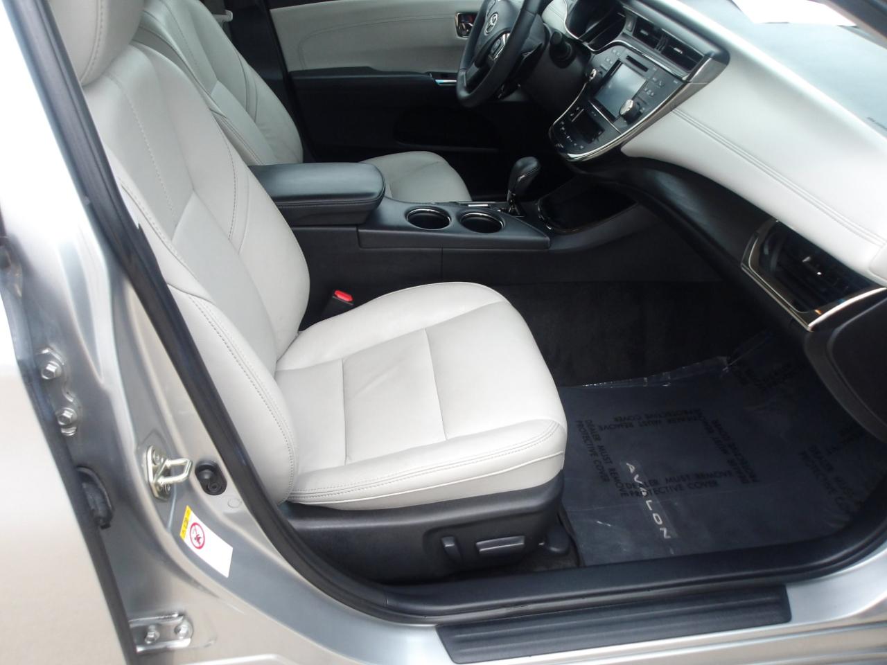 Toyota Avalon  2016