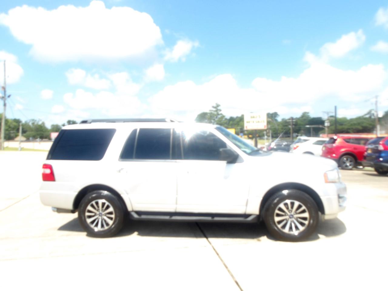 Ford Expedition 2WD 4dr XLT 2015