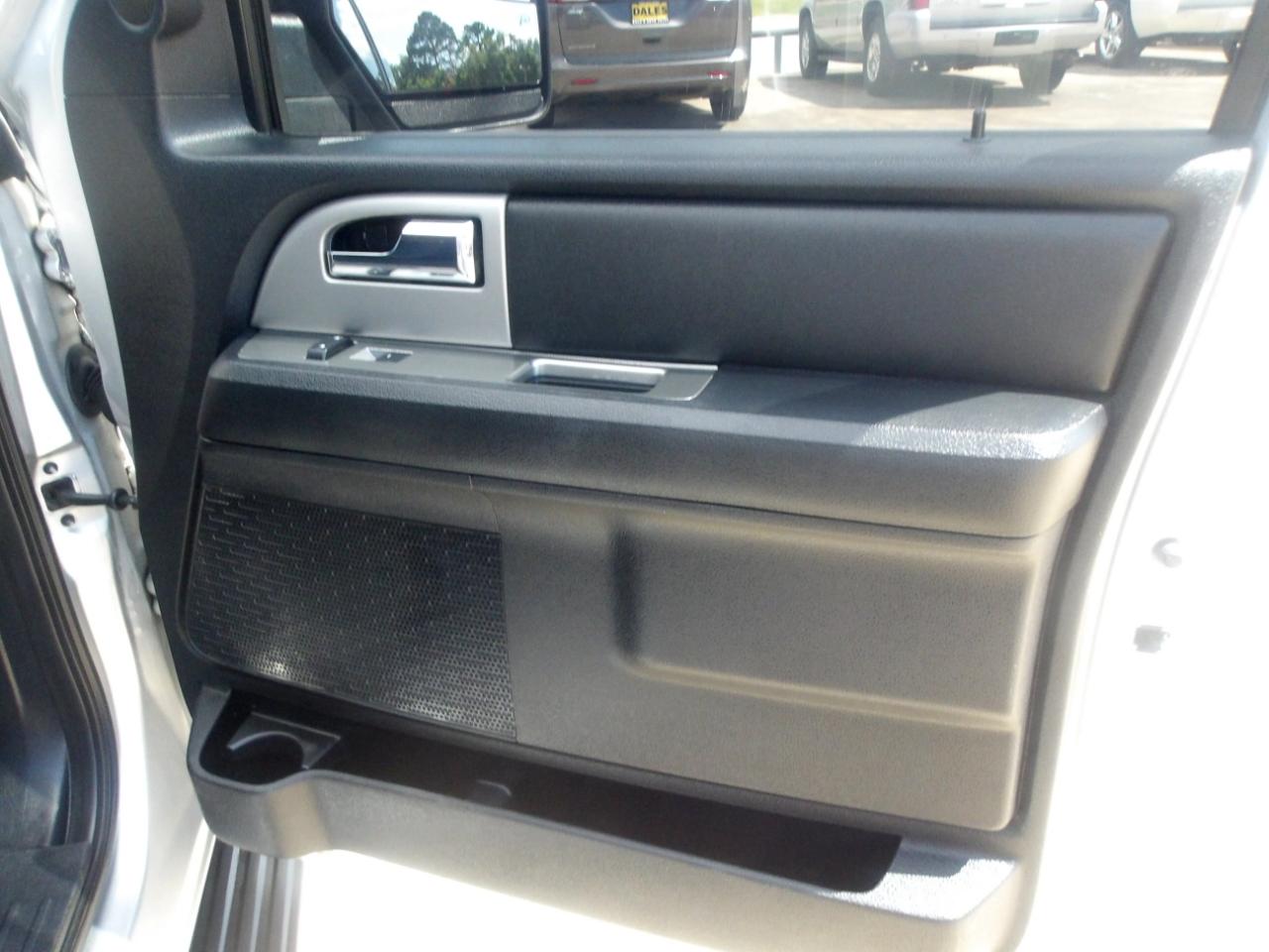 Ford Expedition 2WD 4dr XLT 2015