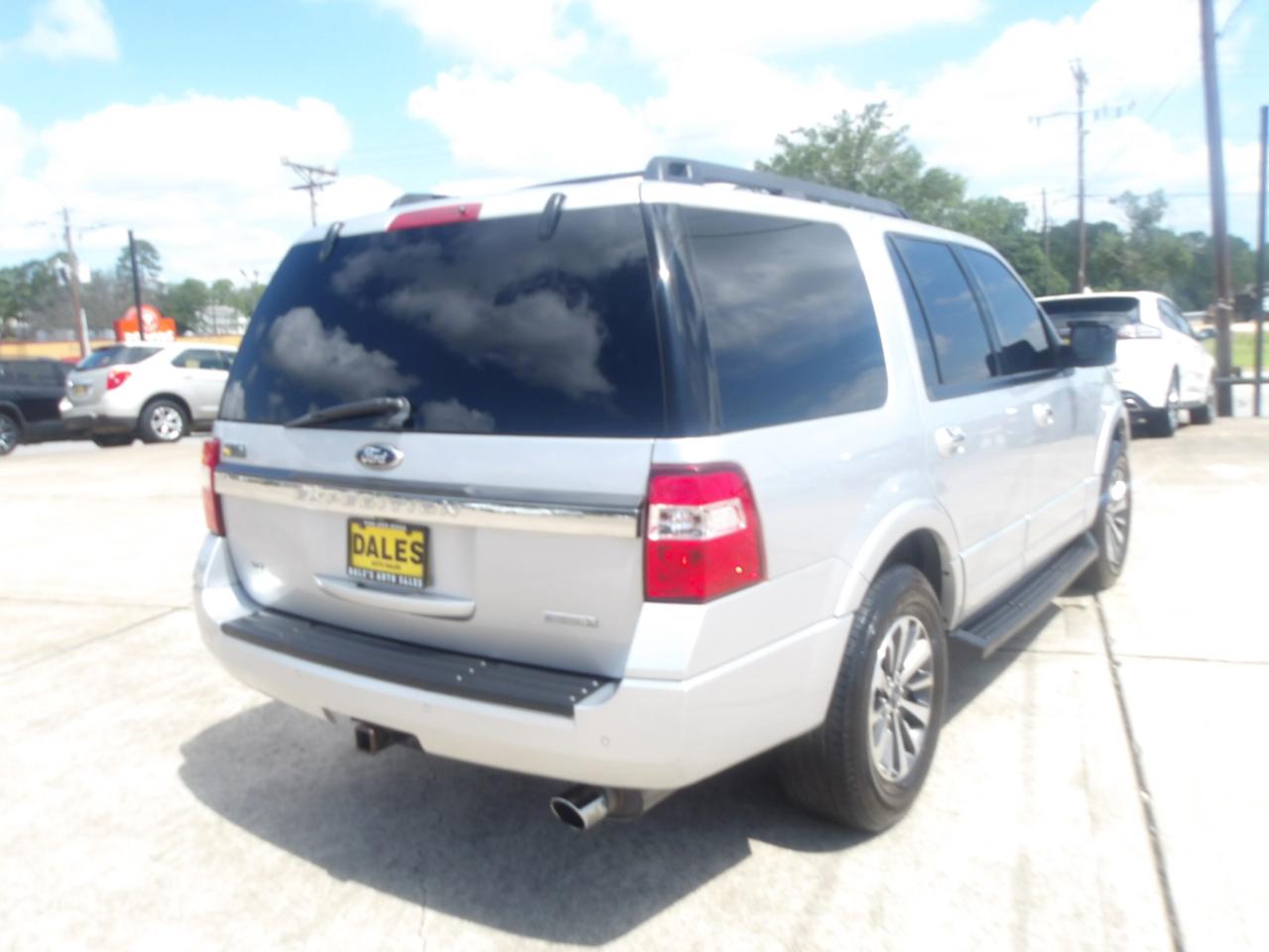 Ford Expedition 2WD 4dr XLT 2015