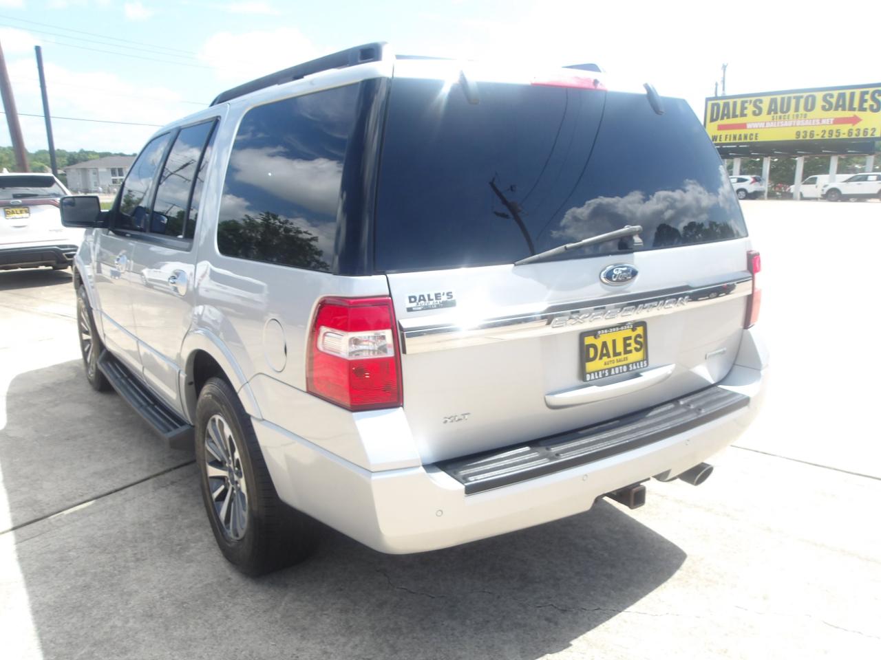 Ford Expedition 2WD 4dr XLT 2015