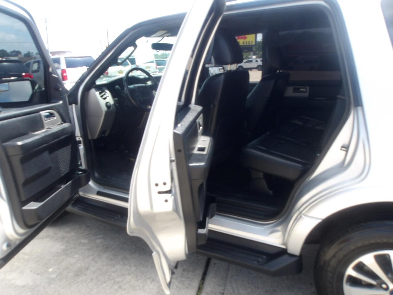 Ford Expedition 2WD 4dr XLT 2015